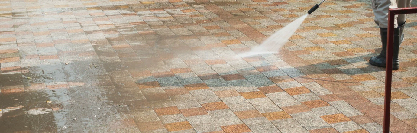 Mycie kostki brukowej